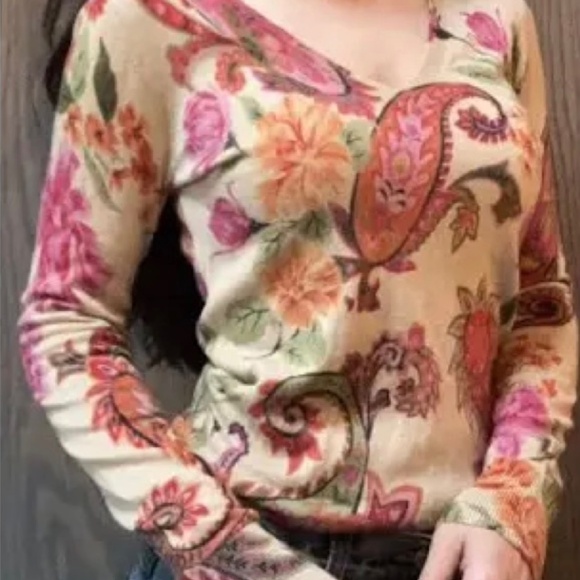 TALBOTS 100% Merino Wool Finely Knit Long Sleeve V-Neck Sweater Paisley Print S - Picture 3 of 9